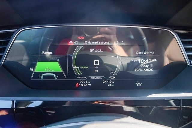 Thumbnail: 2024 Audi Q8 e-tron - 16