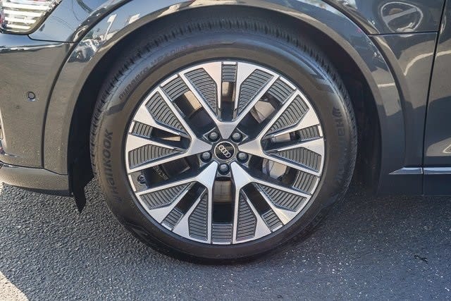 Thumbnail: 2024 Audi Q8 e-tron - 7