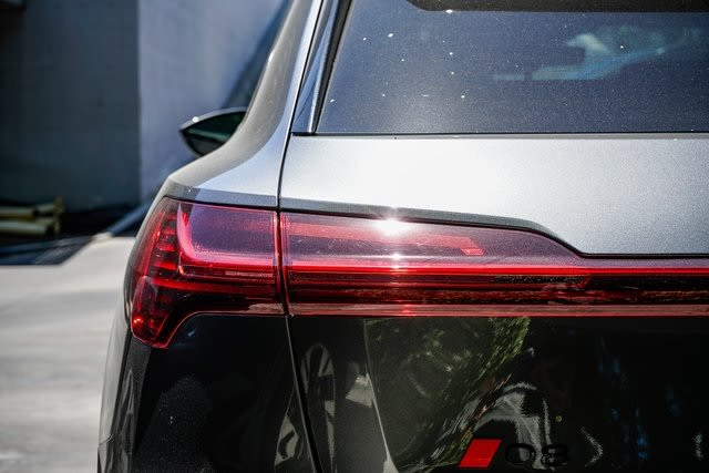 Thumbnail: 2024 Audi Q8 e-tron - 11