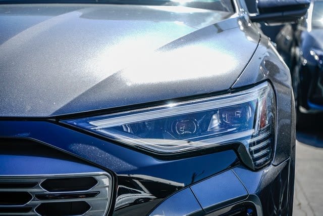 Thumbnail: 2024 Audi Q8 e-tron - 9