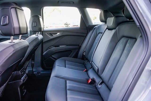 Thumbnail: 2025 Audi Q4 e-tron - 12