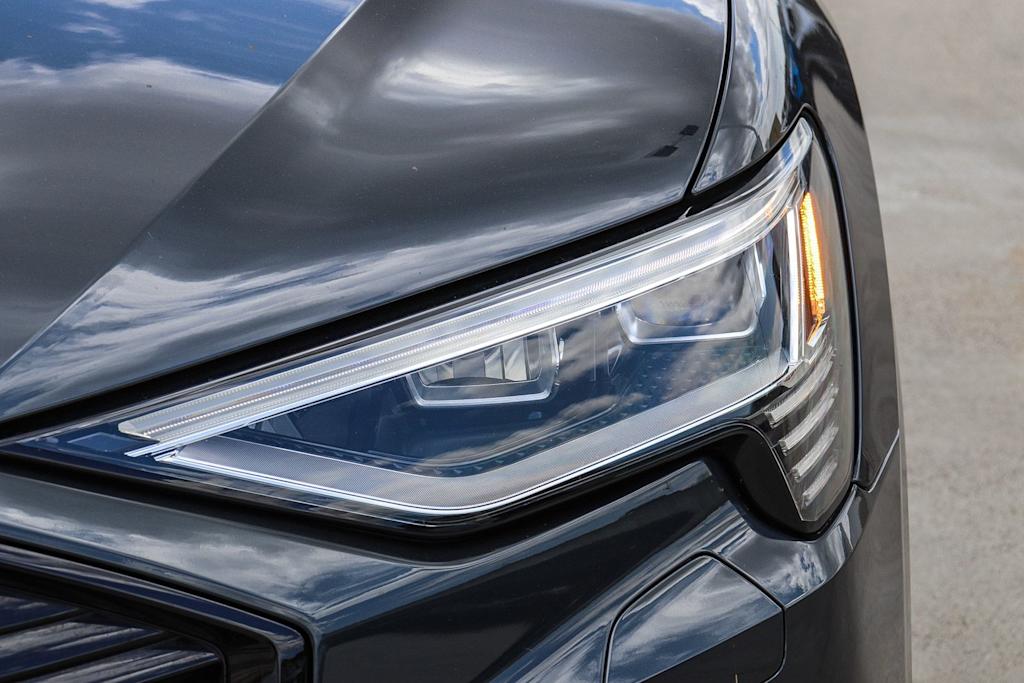 Thumbnail: 2023 Audi e-tron - 9