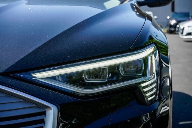 Thumbnail: 2022 Audi e-tron - 20