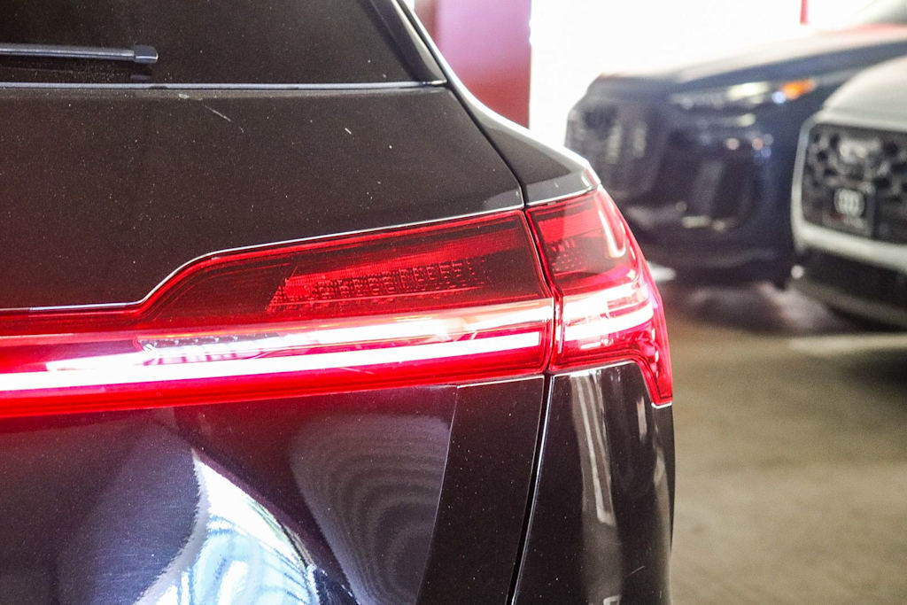Thumbnail: 2021 Audi e-tron - 12