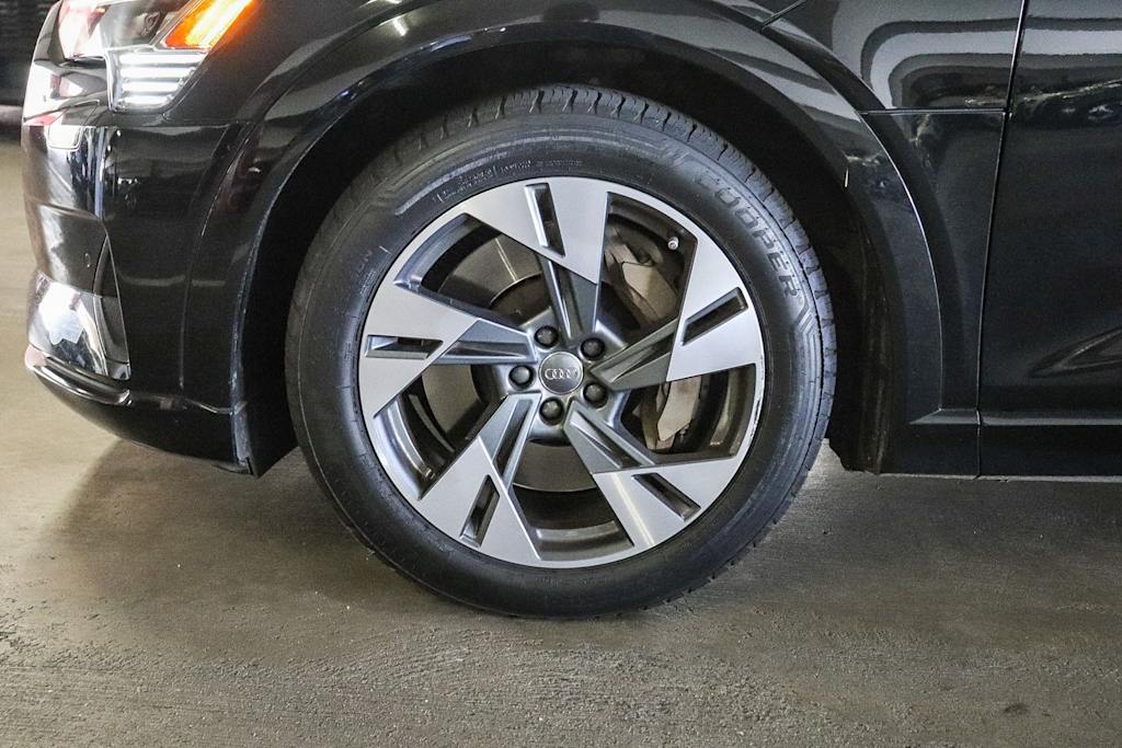 Thumbnail: 2021 Audi e-tron - 6