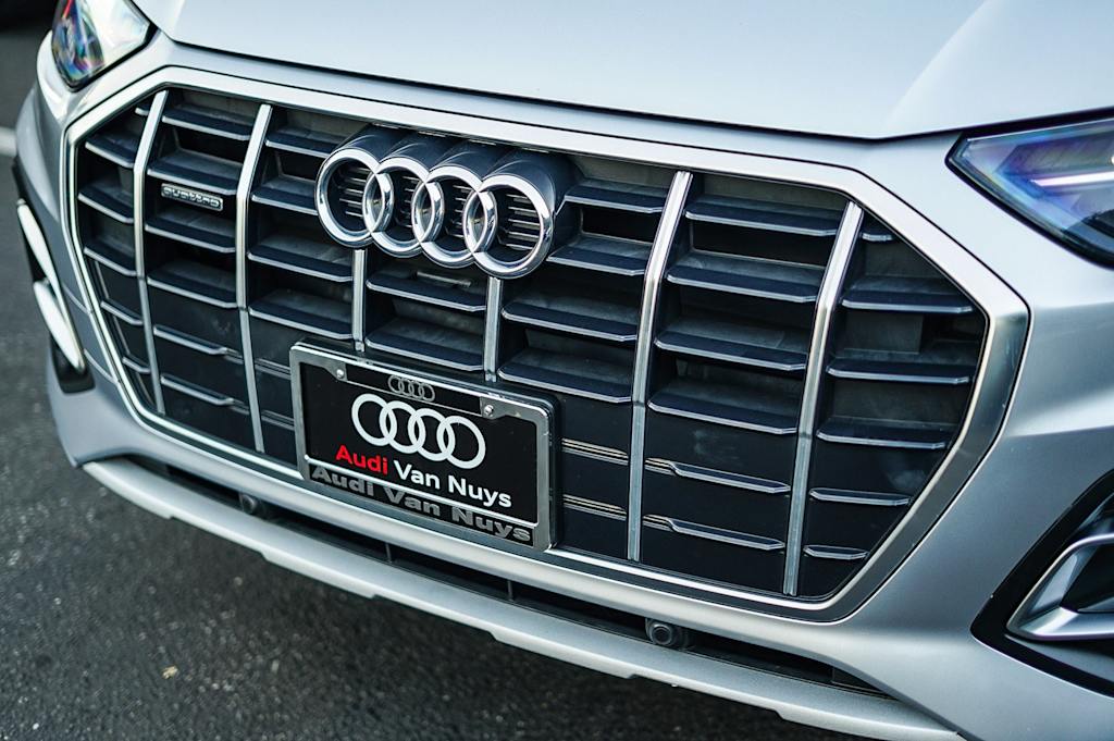 Thumbnail: 2023 Audi Q5 - 6