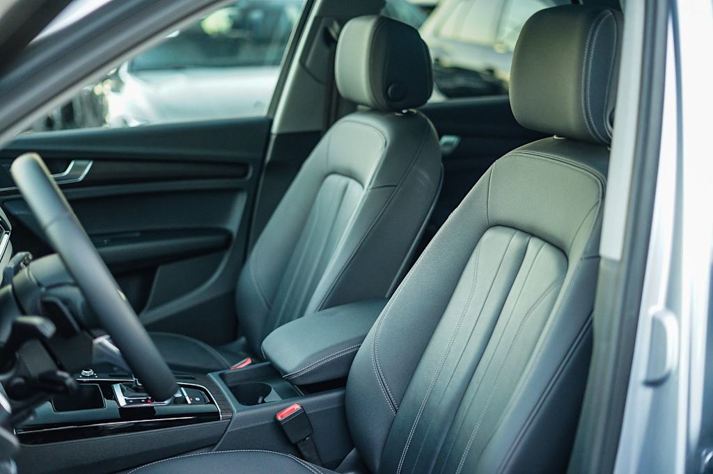 Thumbnail: 2023 Audi Q5 - 11