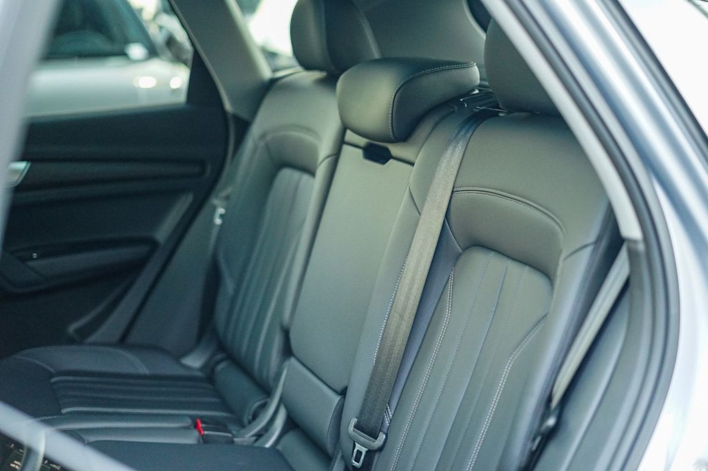 Thumbnail: 2023 Audi Q5 - 12