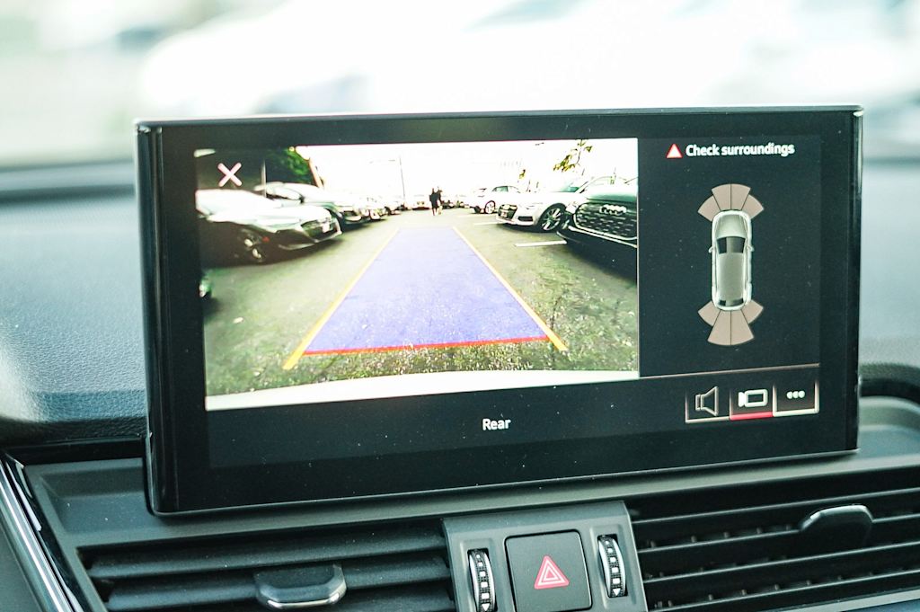 Thumbnail: 2023 Audi Q5 - 25