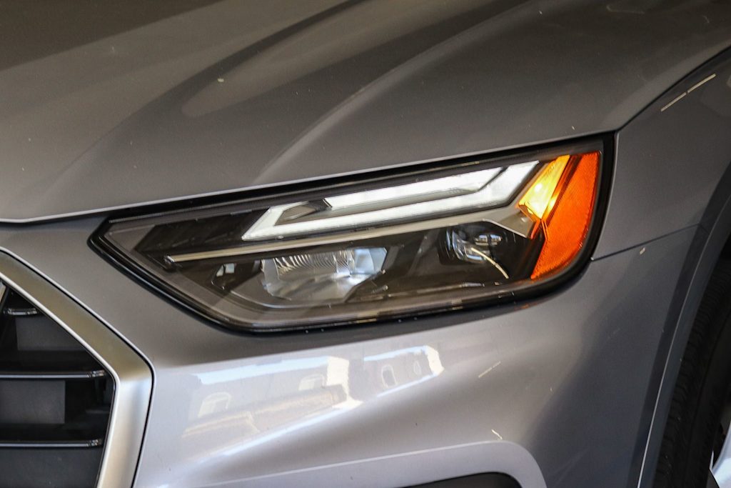 Thumbnail: 2023 Audi Q5 - 10