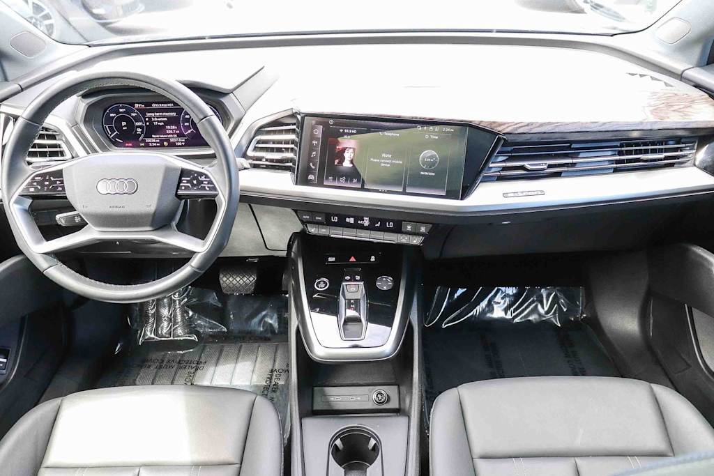 Thumbnail: 2023 Audi Q4 e-tron - 2