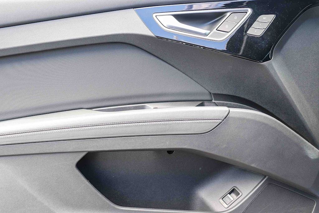 Thumbnail: 2023 Audi Q4 e-tron - 25