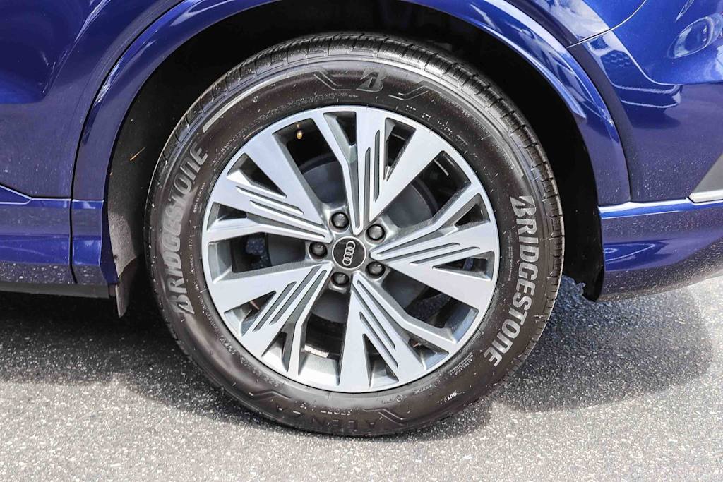 Thumbnail: 2023 Audi Q4 e-tron - 21