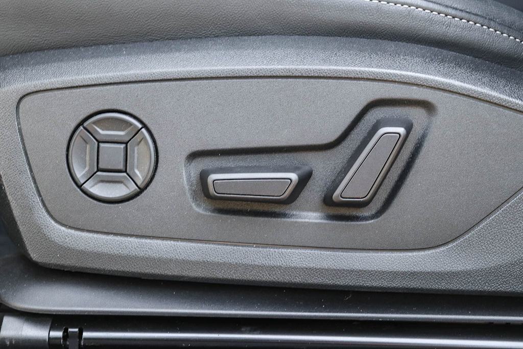 Thumbnail: 2023 Audi Q4 e-tron - 25