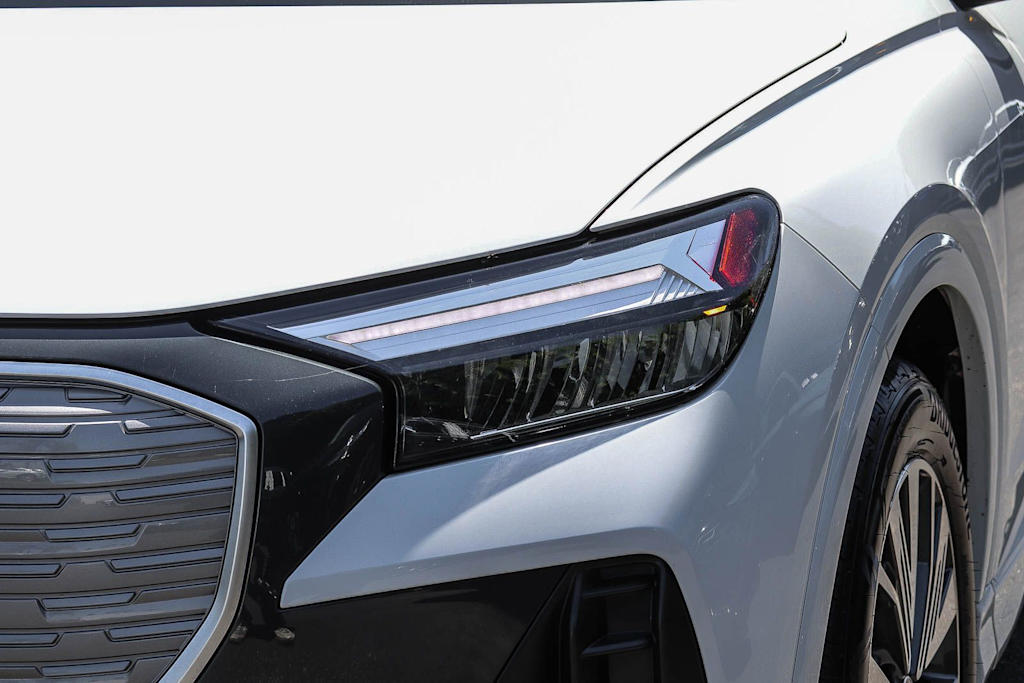 Thumbnail: 2023 Audi Q4 e-tron - 19
