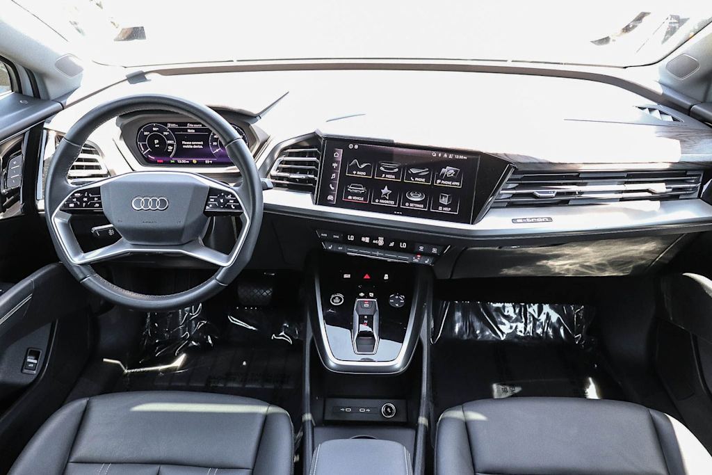 Thumbnail: 2023 Audi Q4 e-tron - 2