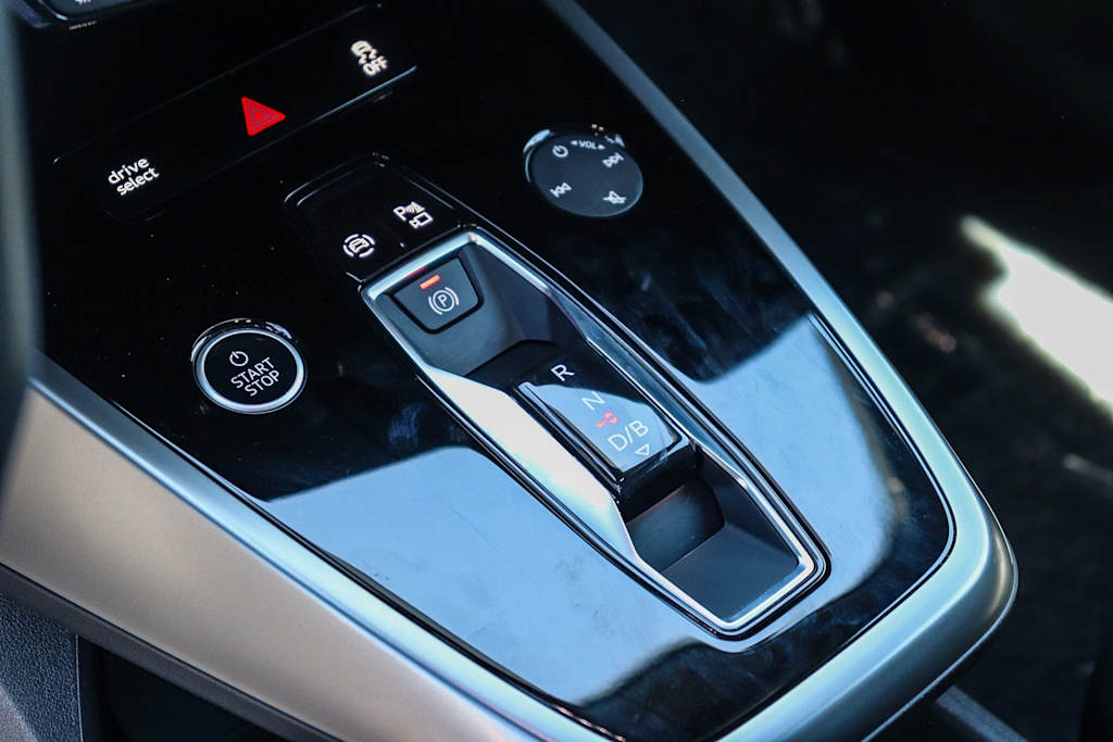 Thumbnail: 2023 Audi Q4 e-tron - 13