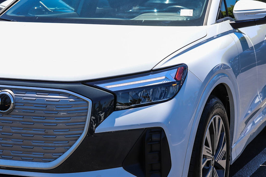 Thumbnail: 2023 Audi Q4 e-tron - 18