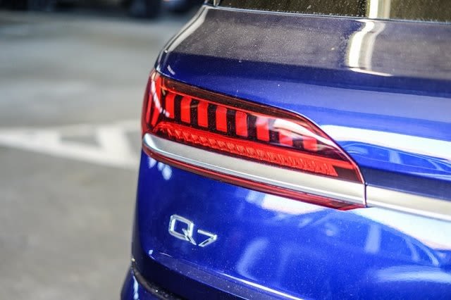 Thumbnail: 2022 Audi Q7 - 12