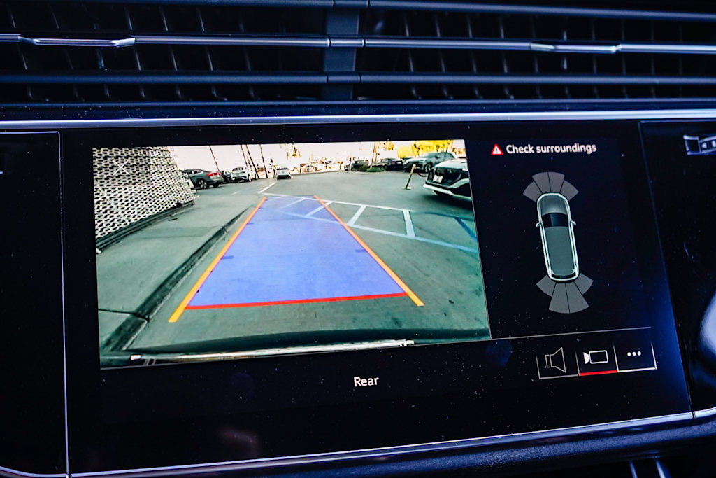 Thumbnail: 2022 Audi Q7 - 27