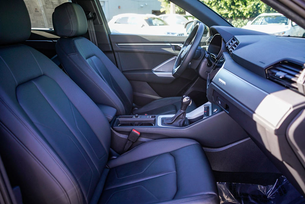 Thumbnail: 2022 Audi Q3 - 10