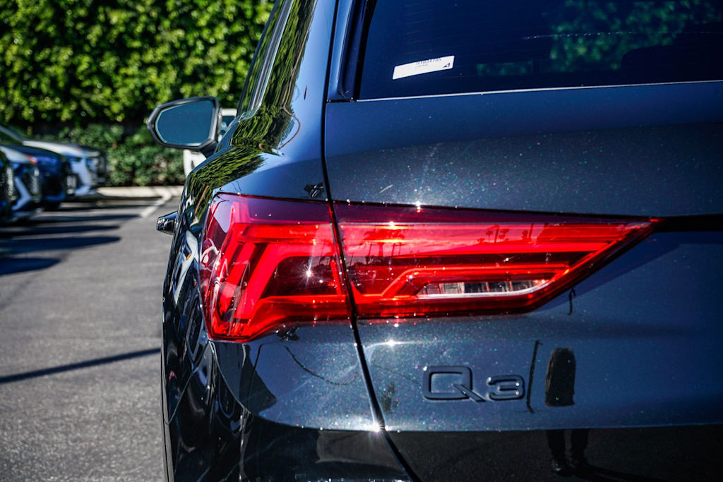 Thumbnail: 2022 Audi Q3 - 22