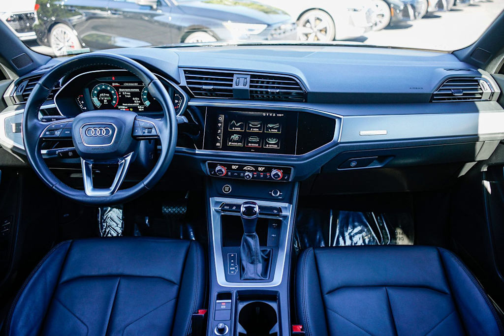 Thumbnail: 2022 Audi Q3 - 2