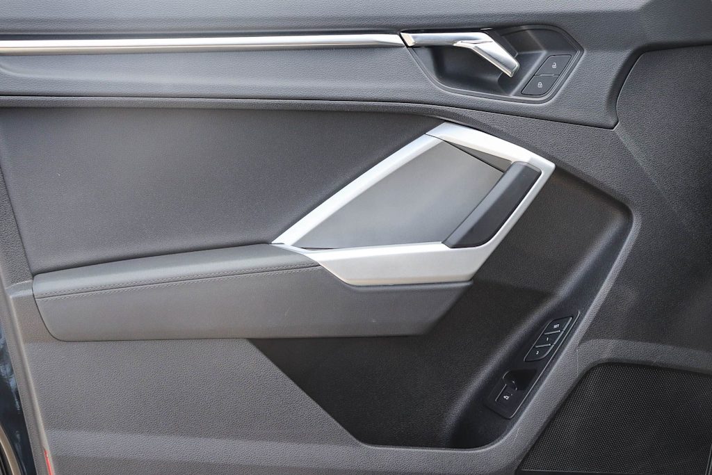 Thumbnail: 2023 Audi Q3 - 26