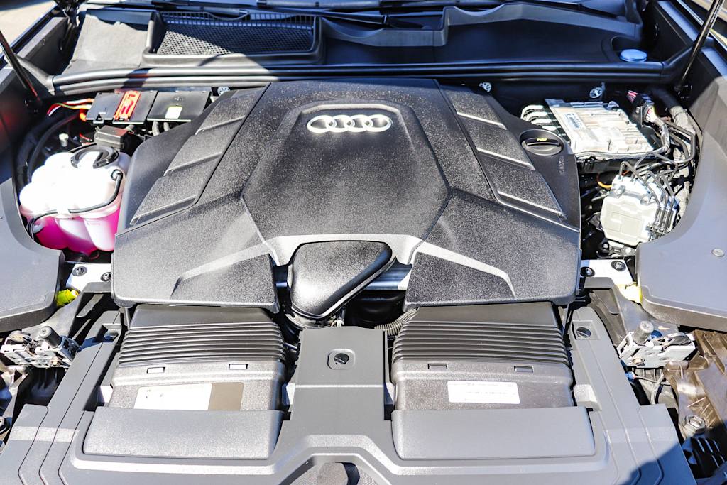 Thumbnail: 2026 Audi Q8 - 7