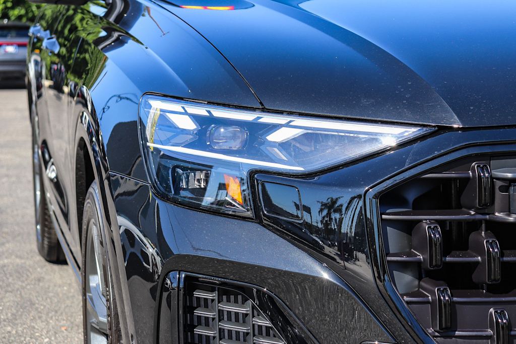 Thumbnail: 2026 Audi Q8 - 5