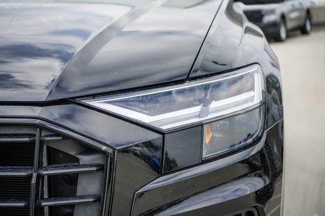 Thumbnail: 2022 Audi Q8 - 9