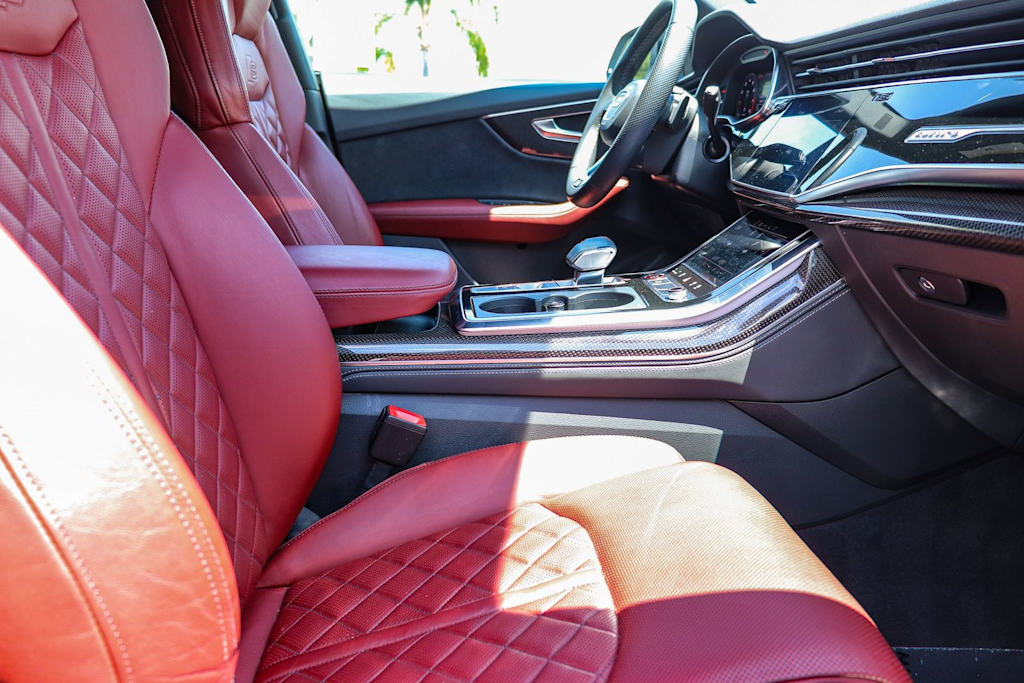 Thumbnail: 2023 Audi SQ8 - 8