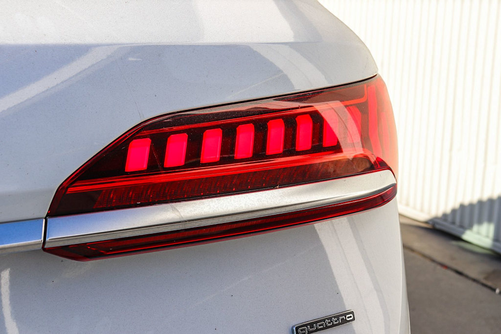 Thumbnail: 2023 Audi Q7 - 11