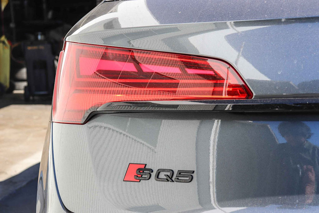 Thumbnail: 2023 Audi SQ5 - 10