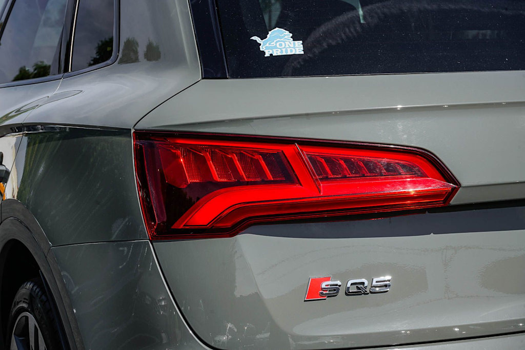 Thumbnail: 2019 Audi SQ5 - 6