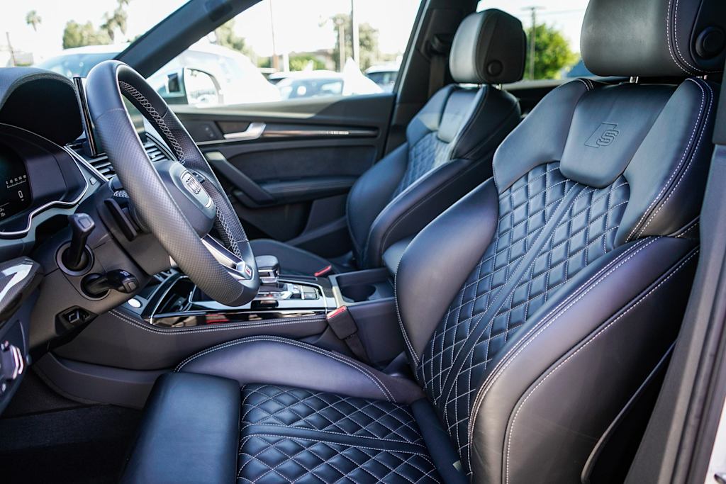 Thumbnail: 2023 Audi SQ5 - 10