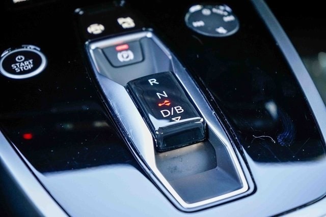 Thumbnail: 2023 Audi Q4 e-tron - 15