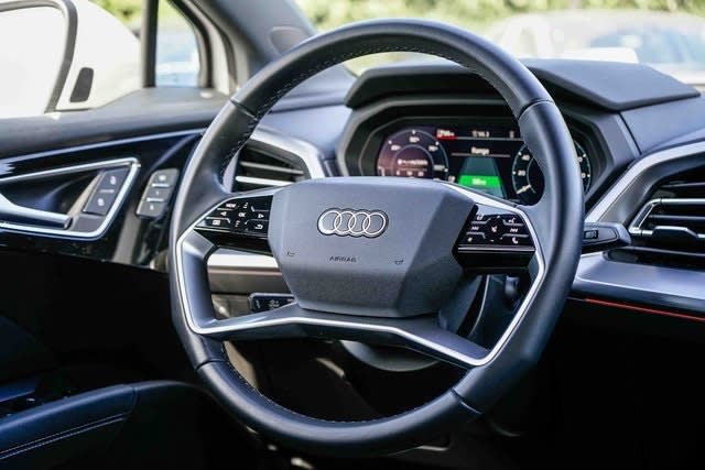 Thumbnail: 2023 Audi Q4 e-tron - 13