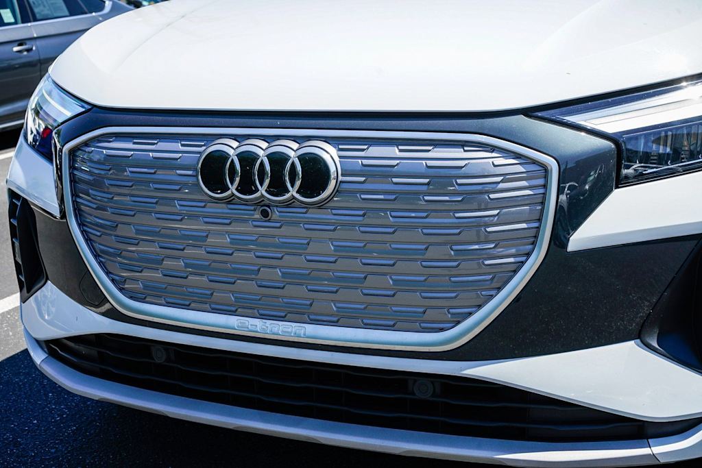 Thumbnail: 2023 Audi Q4 e-tron - 20