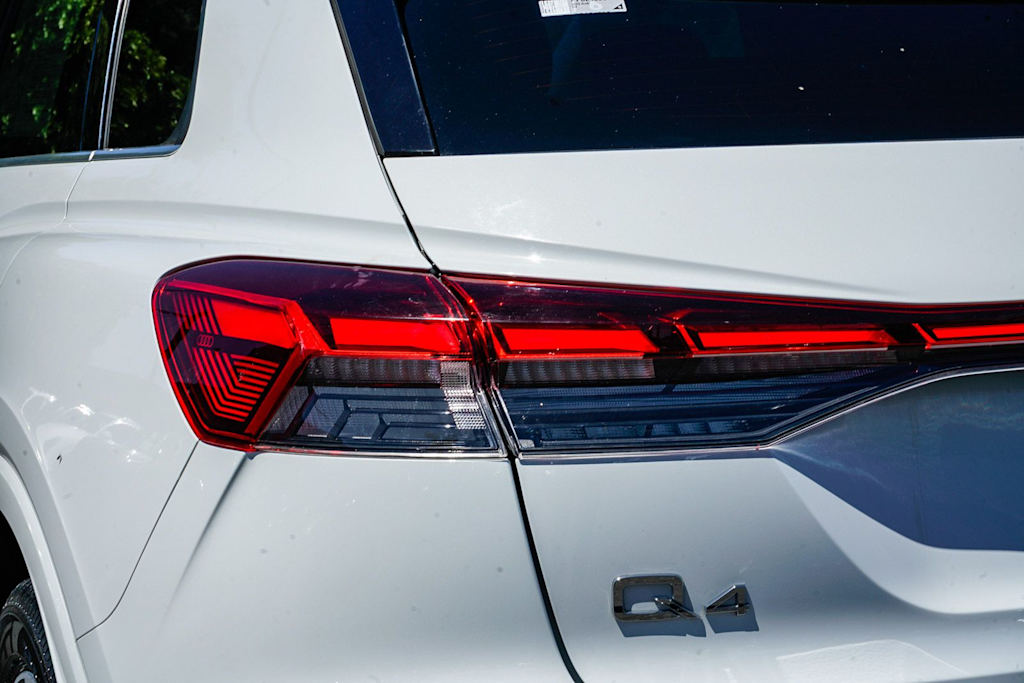 Thumbnail: 2023 Audi Q4 e-tron - 21