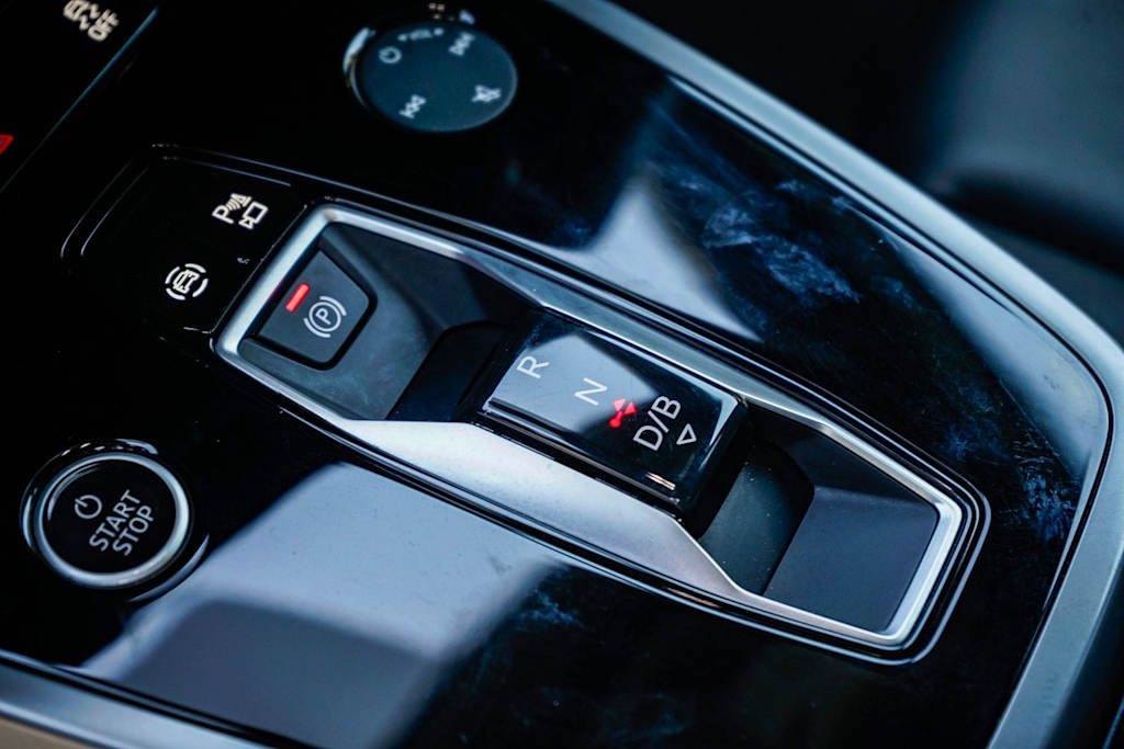 Thumbnail: 2023 Audi Q4 e-tron - 14