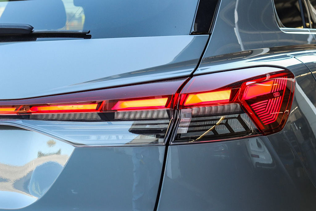 Thumbnail: 2023 Audi Q4 e-tron - 12