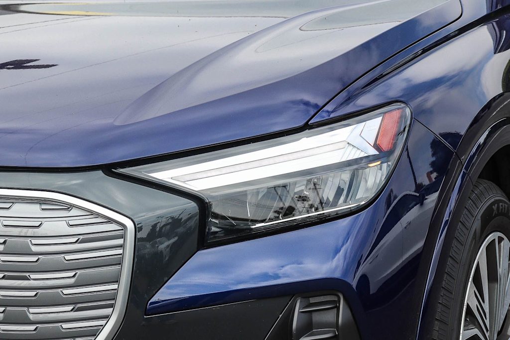Thumbnail: 2023 Audi Q4 e-tron - 9