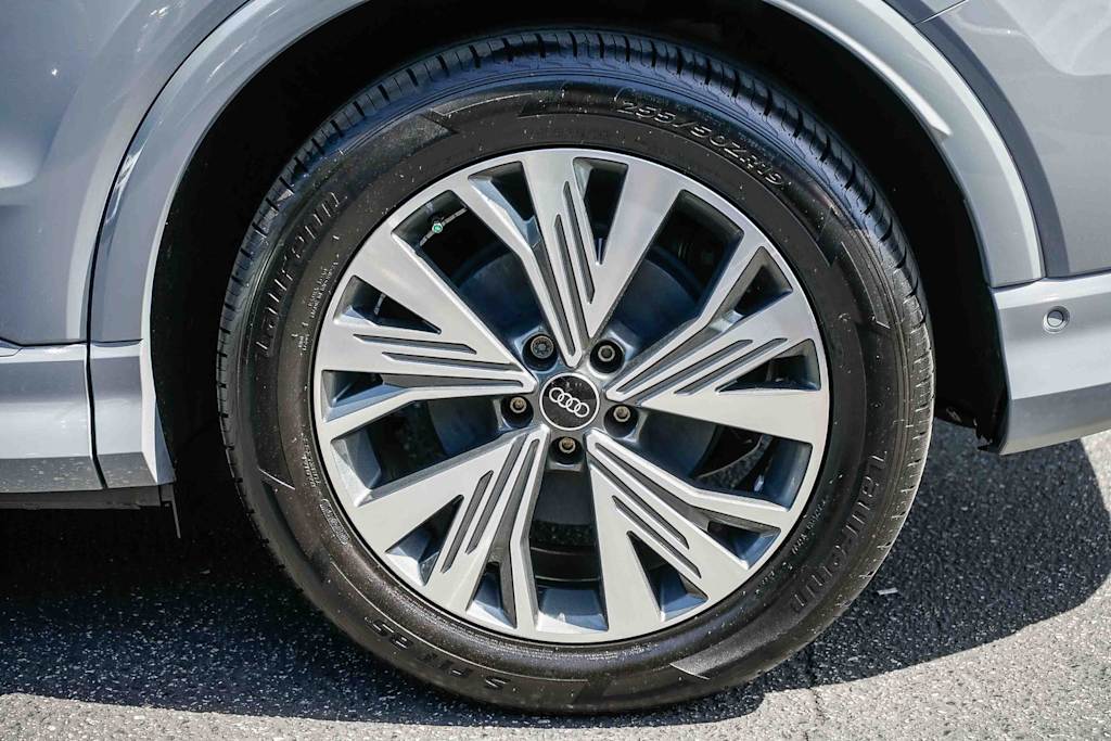 Thumbnail: 2023 Audi Q4 e-tron - 6