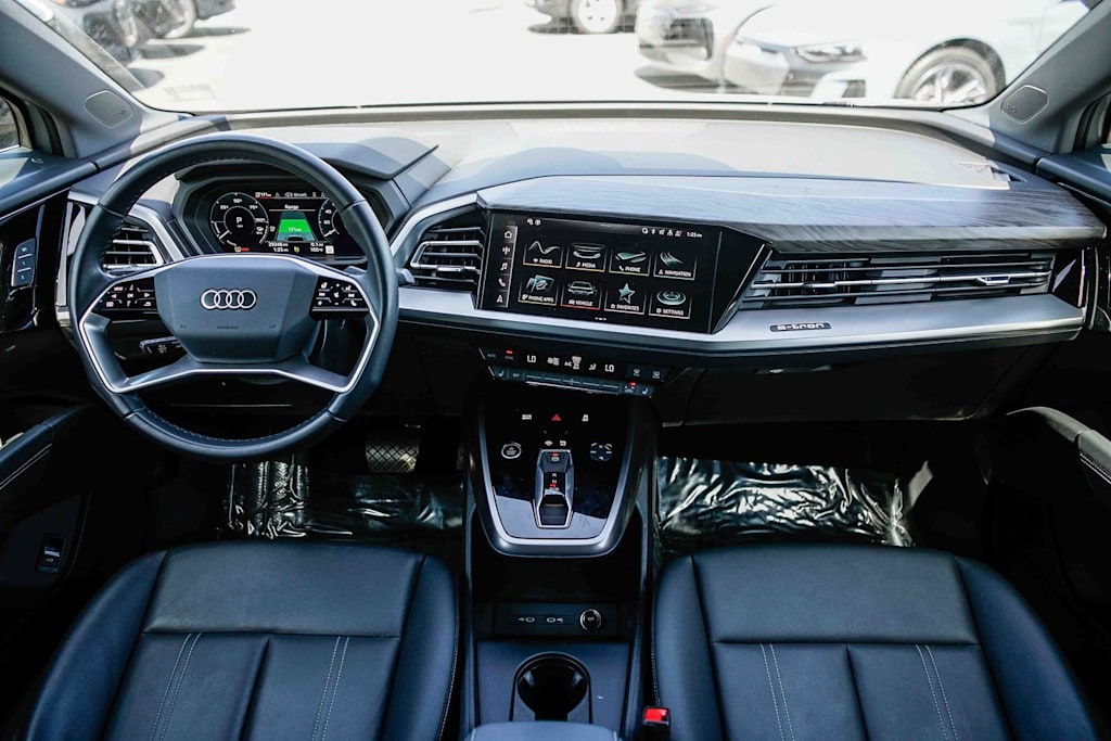 Thumbnail: 2023 Audi Q4 e-tron - 2