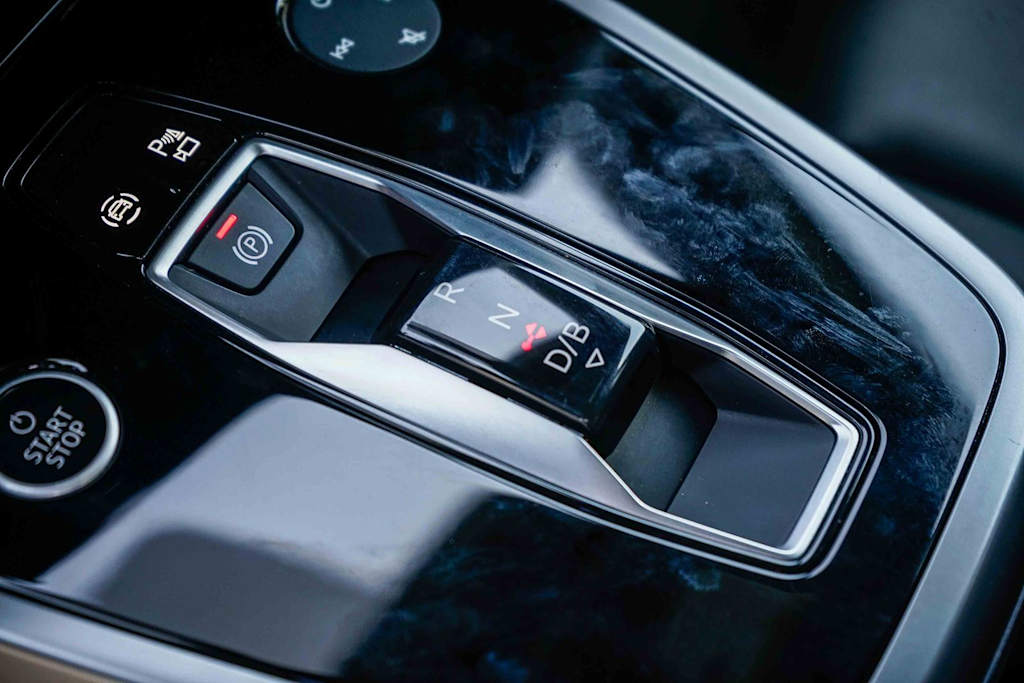 Thumbnail: 2023 Audi Q4 e-tron - 14