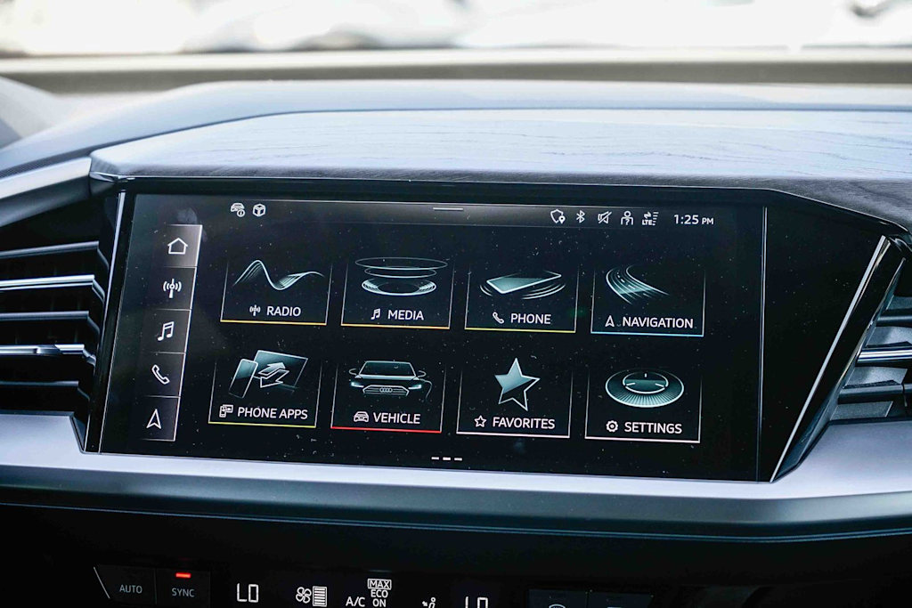 Thumbnail: 2023 Audi Q4 e-tron - 13