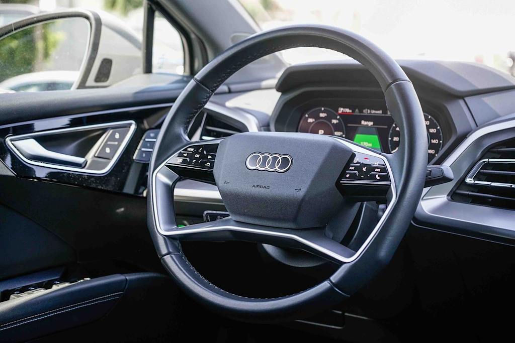 Thumbnail: 2023 Audi Q4 e-tron - 12