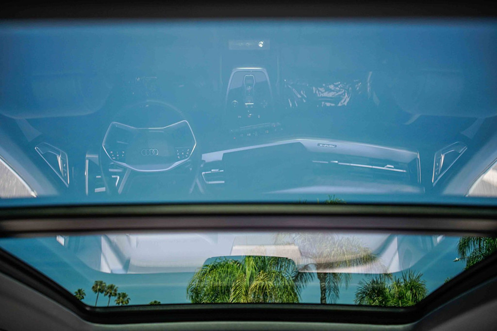 Thumbnail: 2023 Audi Q4 e-tron - 23