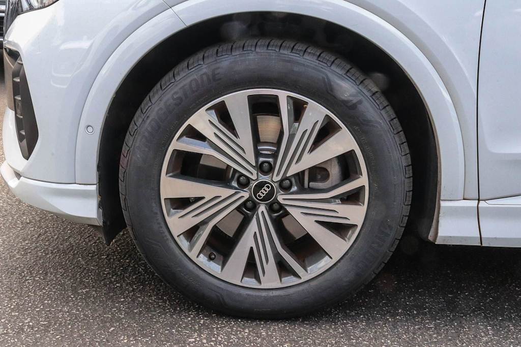 Thumbnail: 2023 Audi Q4 e-tron - 5